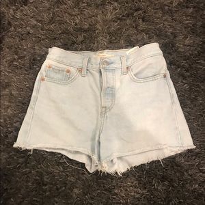 Levi wedgie shorts